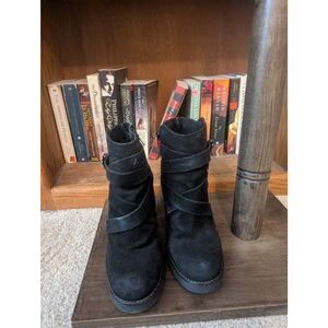LA Canadienne Women's 6.5M Black Leather Suede Buckle Heeled Booties Boots